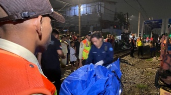 Pedagang Kopi Wanita Tertabrak Kereta Bandara di Perlintasan Pasar Pesing Kebon Jeruk, Kepala Hancur - Kaki Putus