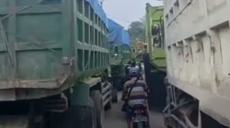 Sopir Truk Tambang Boleh Beroperasi Siang Hari, Ini Syaratnya