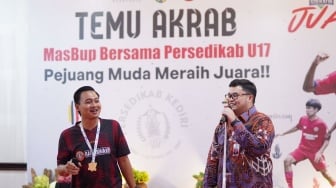 Persedikab U-17 Cetak Sejarah Jadi Juara Soeratin Cup, Mas Dhito Apresiasi Beasiswa hingga Sepatu Bola