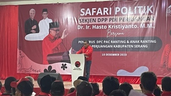 Hasto Tegaskan Progam KIS, KIP, Bansos Pemerintahan Jokowi Dirancang PDIP