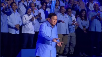 Pantun Prabowo ke Pendukung: Kalau Ada yang Jelekin Kita, Mari Jogetin Saja