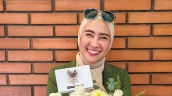 Profil Steffy Burase, Model Putuskan Cerai dengan Mantan Gubernur Aceh Irwandi Yusuf