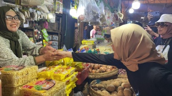 Sudah Tanya-tanya, Siti Atikoh Malah Batal Beli Bawang Putih di Pasar Rau Serang Banten, Kenapa?