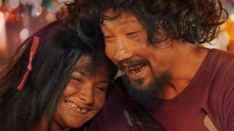 Review Film Balada Sepasang Kekasih Gila, Sudah Tayang di Netflix 7 Desember 2023