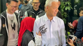 Ditanya Ada Masakan Khusus Untuk Suami Jelang Debat Capres, Siti Atikoh Malah Tersipu Sembunyikan Muka