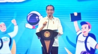 Senyum Semringah Jokowi Usai Jenguk Bebingah Sang Tansahayu, Publik: Kado Terindah Jelang Purna Tugas