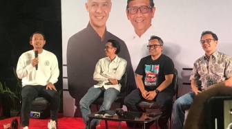 Putra Bungsu Mahfud MD Pertama Kali Muncul Ke Publik, Langsung Nobar Debat Capres