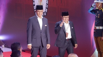 Diduga karena Pak Zul Pasang Spanduk AMIN, 5 Sapinya Dibantai-Rumah Dilempar Batu OTK