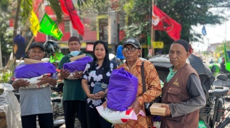 Rangkul Paguyuban Becak, Ibis Styles Yogyakarta Berbagi Sembako