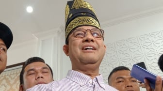 Anies Beberkan Alasan Bawa Ayah Mendiang Harun Al Rasyid Tonton Debat Capres Di KPU