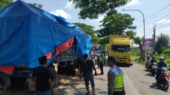 Braakkk! Dua Truk Kecelakaan Adu Banteng di Jalan Pati-Juwana, Begini Kondisi Sang Sopir