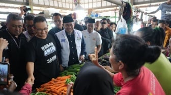 Anies Serap Keluhan Pedagang di Pasar Pagi Angsa Duo