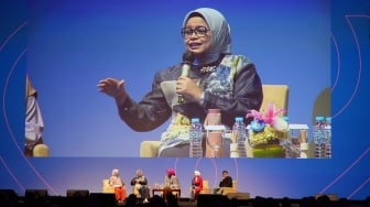 Fery Farhati Istri Anies Baswedan Ungkap Masa Kecil di Kuningan, Bertengkar Antar Sekolah Sampai Main Voli di Kuburan