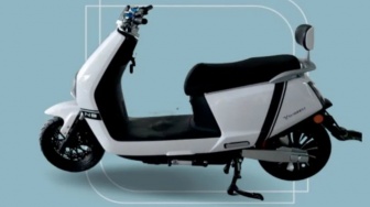 Sewa Baterai Motor Listrik Lebih Hemat? Begini Skemanya