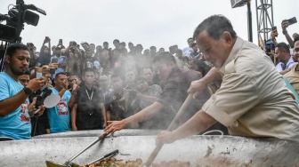 Budiman Sudjatmiko Sebut Prabowo Subianto Terinspirasi Cara Berpakaian Sukarno