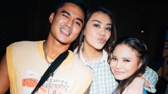 Elegan dan Berkelas, OOTD Aaliyah Massaid di Ultah Anya Geraldine Tembus Puluhan Juta!