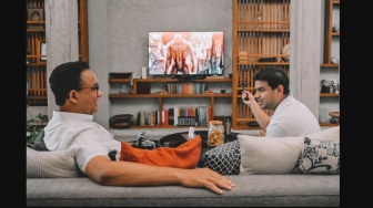 Ketularan Fadil Jaidi, Anies Baswedan Kini Pamer Nonton Attack On Titan: Semoga..