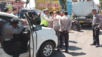 Kocak! Gelar Demonstrasi, Calo-Calo SIM Ditangkap Polisi