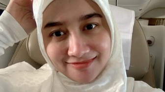 Lyia Eks Trio Macan Mulai Tampil Tertutup Sejak Pulang Umrah, Mulai Konsisten Berhijab?