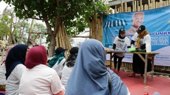 Nelayan Gelar Pelatihan Pembuatan Kerupuk Ikan Buat Ibu-Ibu di Bangkalan