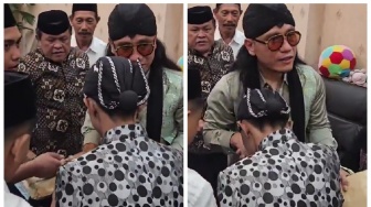 Viral Video Gus Miftah Terima Amplop Tebal Usai Ceramah, Netizen Langsung Suudzon