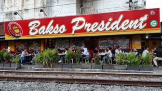 Es Teler dan Bakso Legendaris Kota Malang yang Tak Pernah Sepi Pengunjung