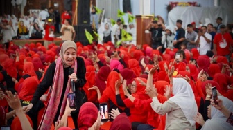 Blusukan di Jatim dan Jateng, Istri Ganjar Dihujani Banyak Keluhan Emak-emak