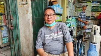 Kasus Covid-19 Meningkat, Pedagang Beberkan Ketersediaan Stok Masker dan Obat di Pasar Pramuka