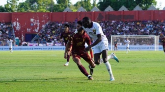 Alasan Asisten Wasit Berlari Tinggalkan Lapangan Saat Laga PSM Makassar vs Persik Kediri