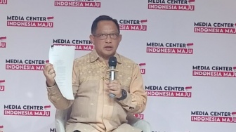 Mendagri Tito Ungkap Penyebab Mayor Teddy Pakai Seragam Kampanye Prabowo-Gibran di Debat Pilpres 2024