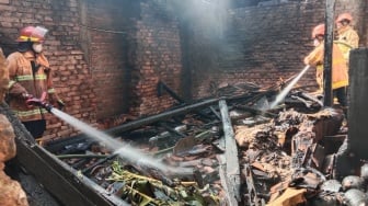 Ditinggal Cari Rumput, Sebuah Gudang di Sleman Ludes Terbakar