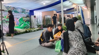 Sebagian pengunjung pameran Hari Jalan 2023, setelah bermain games yang disediakan. (Suara.com/Nessy F)