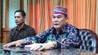 Ajudannya Pukuli Sopir Truk, Bupati Kubar FX Yapan Minta Maaf