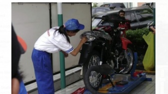 Semangat Hari Ibu 2023, Wahana Honda Berbagi Inspirasi Dua Perempuan Role Model Jaringan Bengkel AHASS