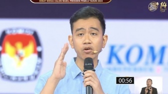 Bukti Kuat Ucapan Gibran Soal Cak Imin Ikut Potong Tumpeng di IKN, Berdiri Paling Depan dan Tersenyum Lebar