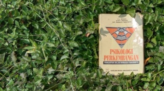 Buku Psikologi Perkembangan, Review Perjalanan Hidupmu yang Penuh Tuntutan