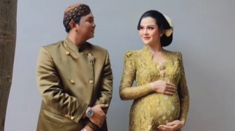 Denny Caknan Gelar Acara 7 Bulanan Bella Bonita, Netizen Sibuk Ngitung: Nikah Baru 5 Bulan