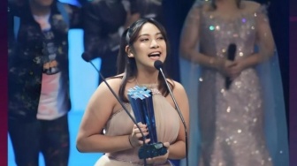 Terima Award Gegara Jargon 'Bercyanda', Abigail Manurung Malah Tuai Hujatan