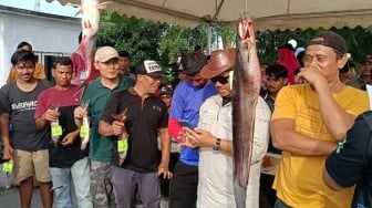 Berhadiah Mobil, Ribuan Orang Ikuti Lomba Mancing Festival Sungai Siak