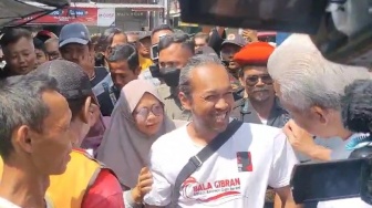 Didatangi Pendukung Gibran Saat Kunjungan di Sukoharjo, Ini Reaksi Mengejutkan Ganjar Pranowo