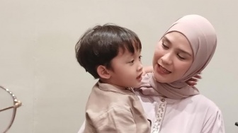 Zaskia Adya Mecca Ogah Pilih Baju Branded Buat Anak: Mahal!