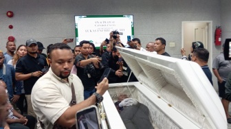 Jenazah Lukas Enembe Diterbangkan dari Jakarta Kamis Dini Hari, Bakal Sampai di Papua Pukul 7.00 Pagi