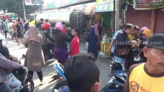 Detik-detik Truk Tangki Oleng Tabrak Kerumunan Pedagang di Pasar Paron Ngawi