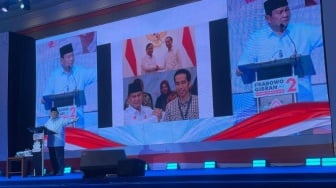 Pamer Foto Jabat Tangan, Prabowo: Hanya Orang Buta Tak Mau Akui Keberhasilan Jokowi