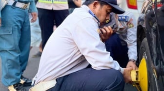 Puluhan Kendaraan Ditindak Usai Parkir Liar di Kawasan Kota Jogja, Digembosi hingga Digembok