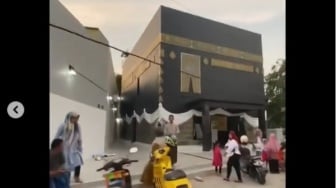 Viral Bangunan Masjid Mirip Kabah di Jepara, Netizen Heboh: Asal Jangan Dibuat Kiblat!