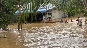 Banjir Kiriman dari Kali Bekasi Sebabkan Siswa Mts Tambun Ujian di Rumah