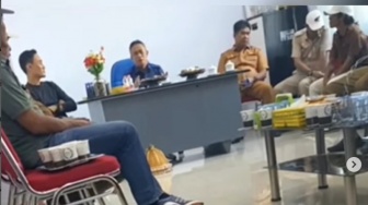 Pj Bupati Bone Tertangkap Basah Minta Kepala Desa Bantu Anaknya yang Maju Jadi Caleg, Bawaslu: Bukan Pelanggaran!