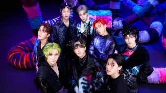Ulasan Lagu ATEEZ White Love, Manisnya Jatuh Cinta di Musim Natal