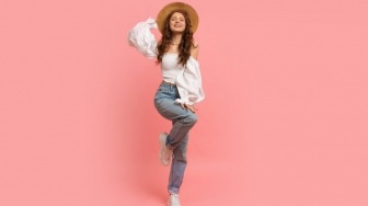 Chill Vibes dengan 4 Inspirasi Outfit Ternyaman untuk Hangout atau Liburan